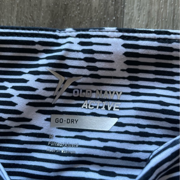 Old Navy Active Women's Go Dry Fitted Capri Leggings Floral Black - Picture 4 of 7